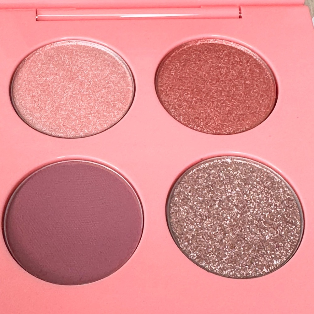 Pat McGrath Labs Luxe Eye Shadow Quad: Passion Fleur - Pat Mcgrath Labs. - Picture 3 of 9